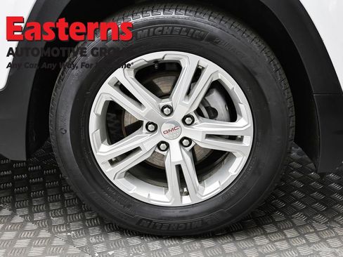 Used 2024 GMC Terrain SLE image 33