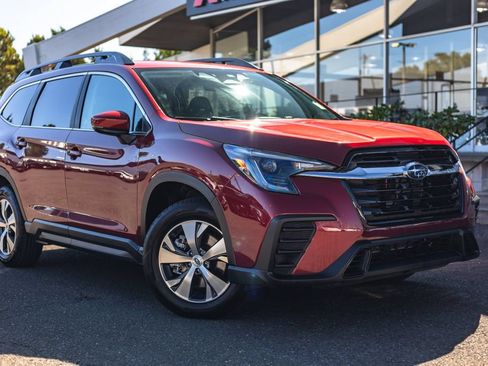 Used 2025 Subaru Ascent Premium AWD/4WD image 1