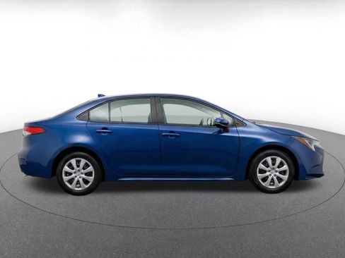 Used 2025 Toyota Corolla LE FWD image 10