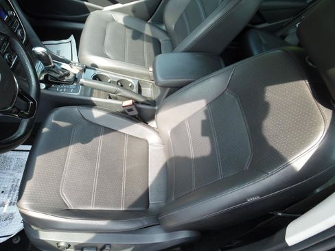 Used 2018 Volkswagen Passat 2.0T SE FWD image 11