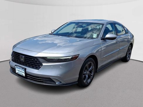 Certified 2023 Honda Accord EX image 4