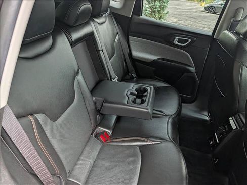 Used 2022 Jeep Compass Latitude AWD/4WD image 17