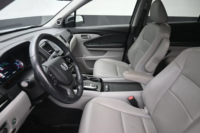 Used 2021 Honda Pilot Touring image 16
