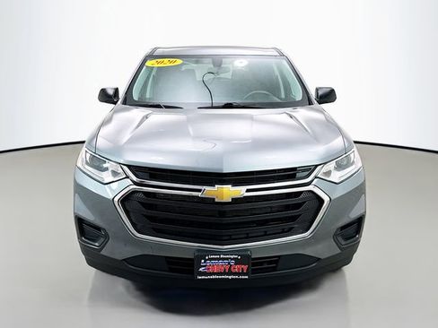 Used 2020 Chevrolet Traverse LS image 2