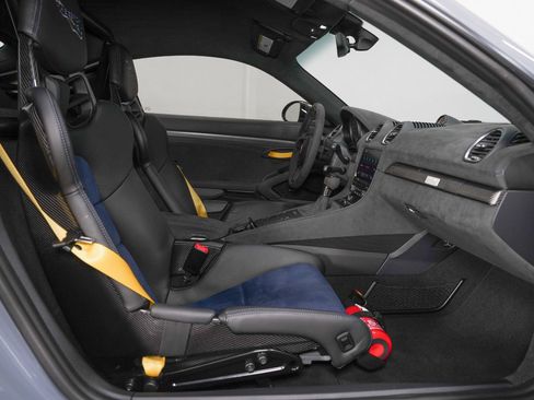 Used 2023 Porsche 718 Cayman GT4 RS RWD image 35