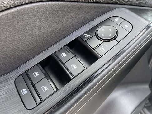 Used 2023 Nissan Rogue SV image 13