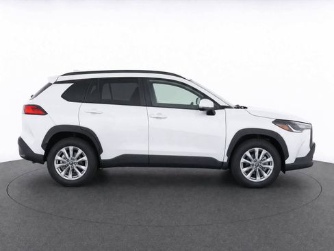 Used 2022 Toyota Corolla Cross LE AWD/4WD image 7