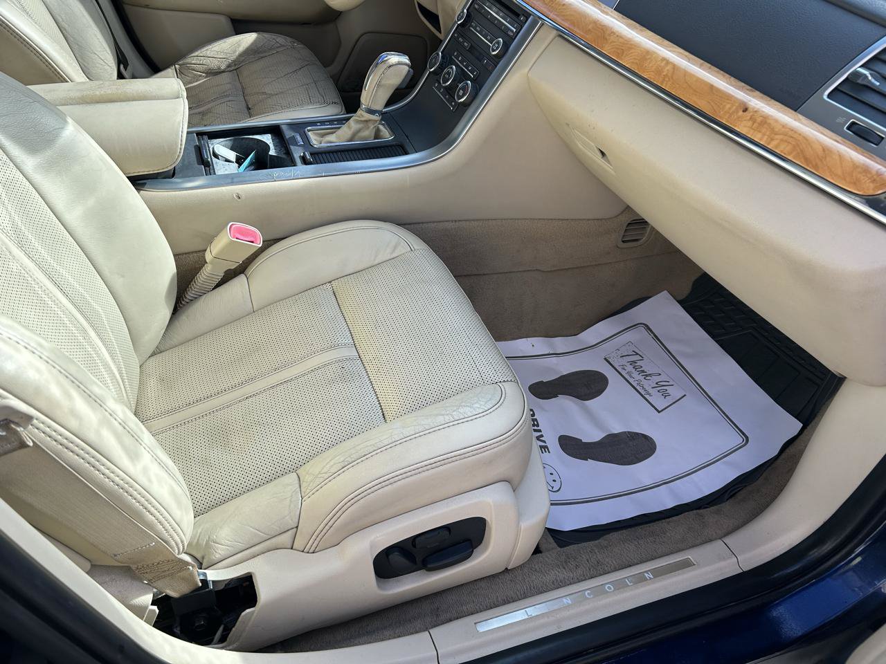Used 2011 Lincoln MKS AWD image 12