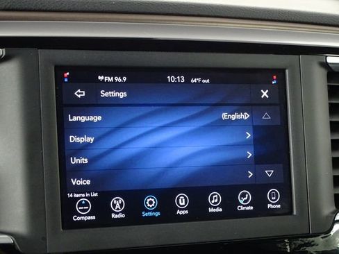Used 2021 Chrysler Voyager L image 33