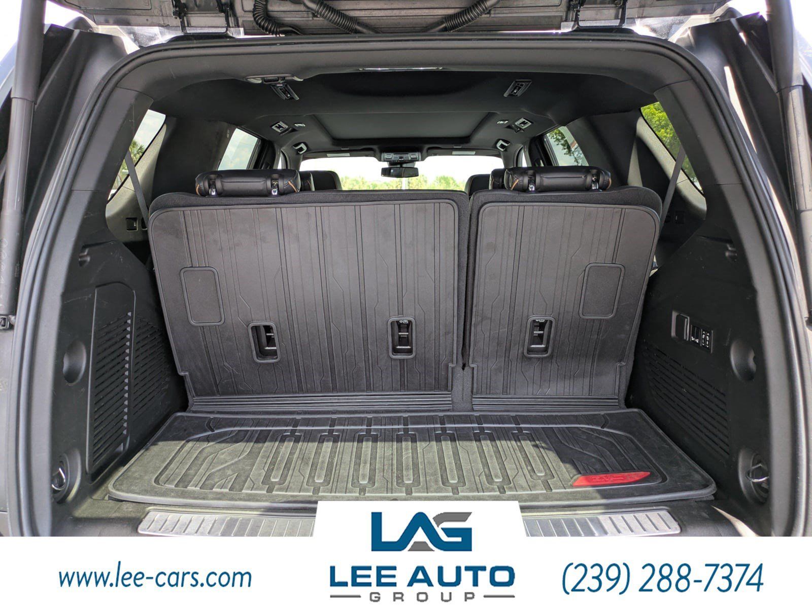 Used 2023 GMC Yukon AT4 w/ AT4 Premium Package AWD/4WD image 10