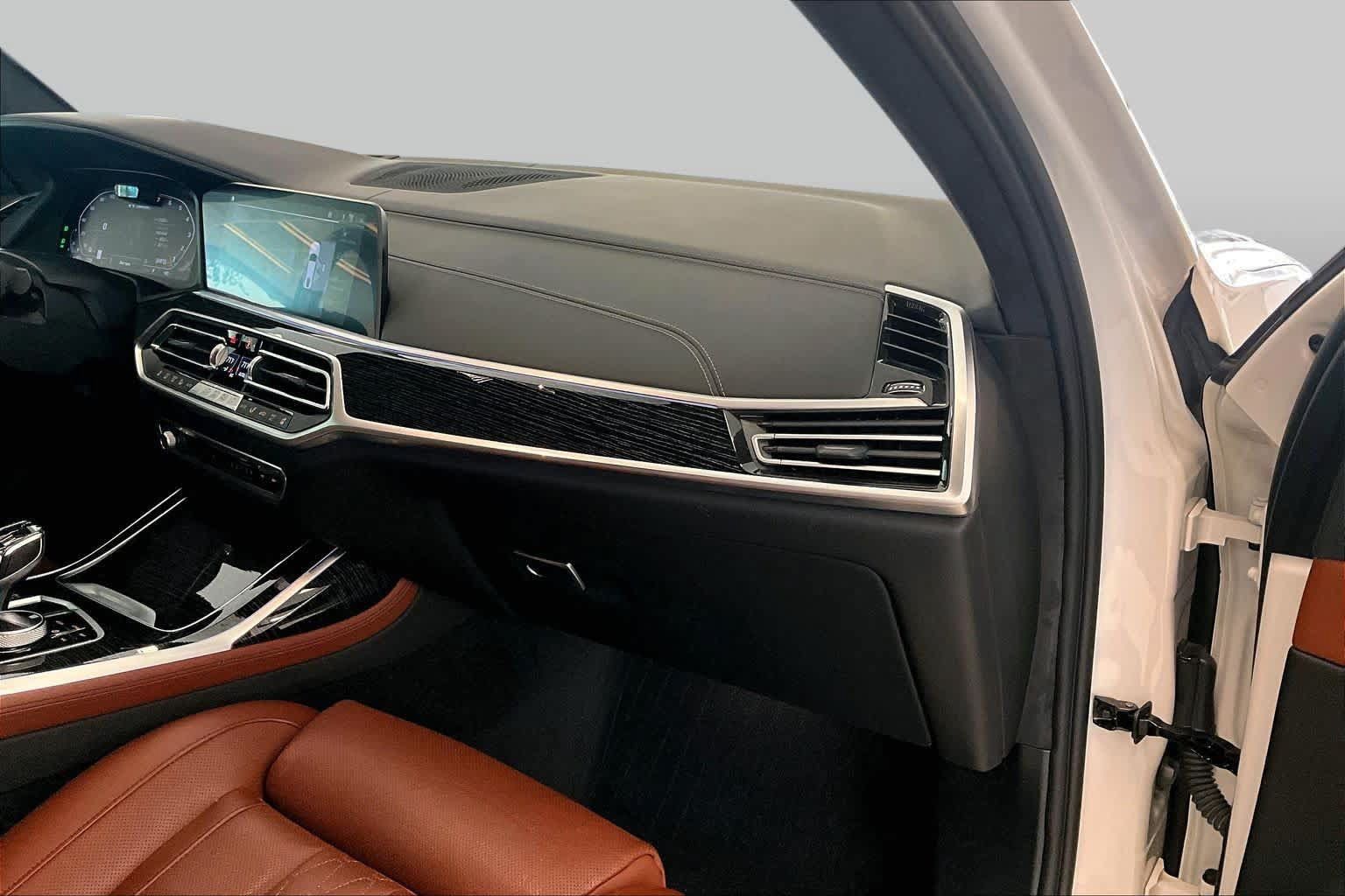 Used 2022 BMW X7 M50i AWD/4WD image 18