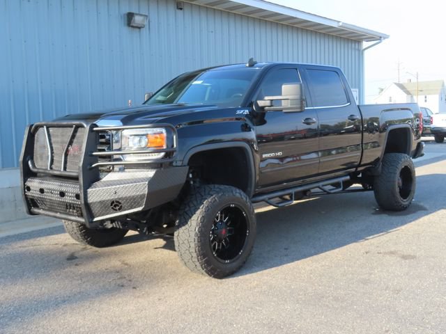Used 2017 GMC Sierra 2500 SLE w/ Suspension Package, Off-Road AWD/4WD image 6