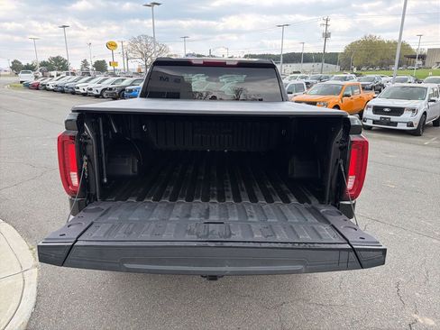 Used 2025 GMC Sierra 1500 AT4 AWD/4WD image 17