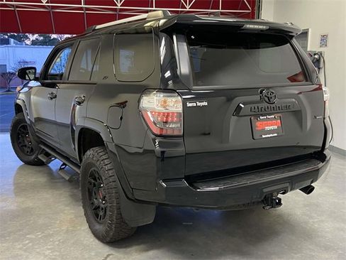 Used 2024 Toyota 4Runner SR5 Premium image 5