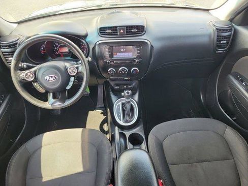 Used 2019 Kia Soul FWD image 12