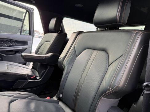 Used 2022 Ford Expedition Max Platinum image 18