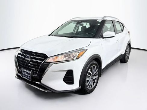 Certified 2023 Nissan Kicks SV FWD image 3