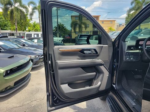 Used 2025 Chevrolet Tahoe High Country RWD image 23