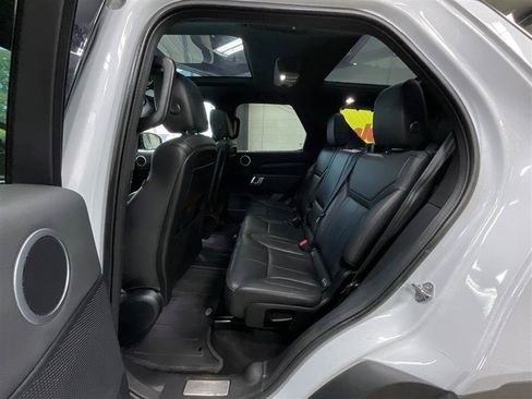 Used 2019 Land Rover Discovery HSE AWD/4WD image 23