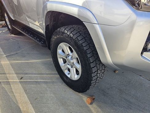 Used 2016 Toyota 4Runner SR5 Premium image 7