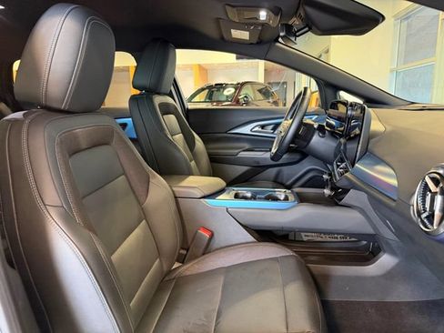 Used 2024 Chevrolet Equinox EV LT FWD image 23