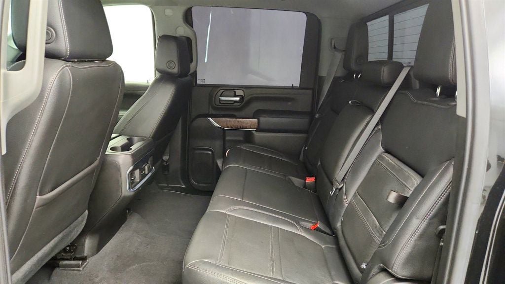 Used 2022 GMC Sierra 2500 Denali w/ Denali Black Diamond Edition AWD/4WD image 22