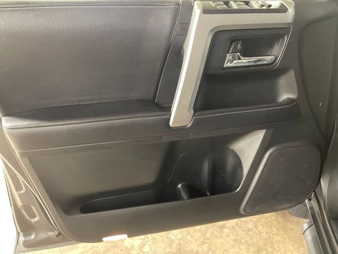 Certified 2019 Toyota 4Runner SR5 Premium AWD/4WD image 14