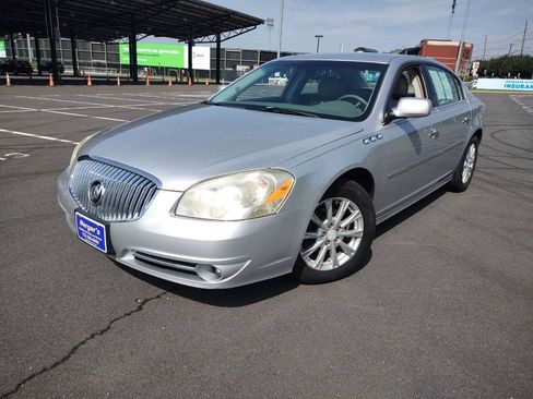 Used 2010 Buick Lucerne CXL w/ Driver Confidence Package FWD image 1