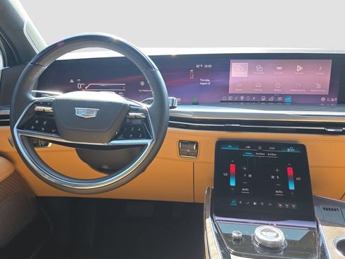 Used 2025 Cadillac Escalade IQ Sport 2 AWD/4WD image 13