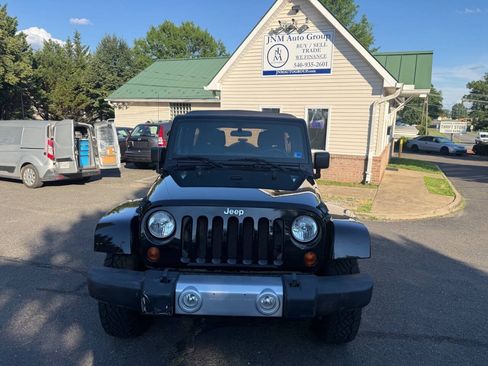 Used 2012 Jeep Wrangler Unlimited Sahara w/ Connectivity Group AWD/4WD image 2