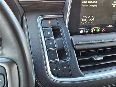 Used 2021 Chevrolet Tahoe Z71 image 12