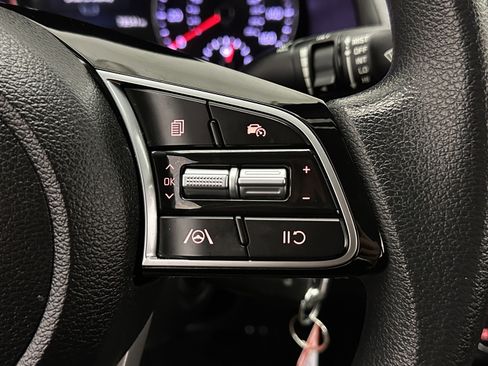 Used 2023 Kia Forte LXS image 18