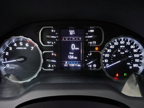 Used 2018 Toyota Tundra SR5 AWD/4WD image 23