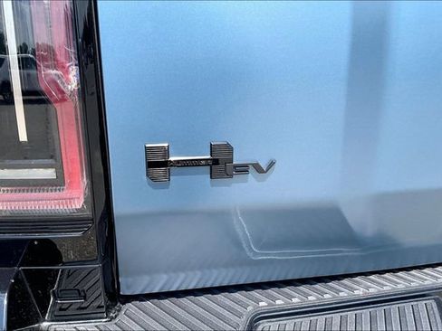 Used 2024 GMC Hummer EV 3X w/ Omega Edition AWD/4WD image 23