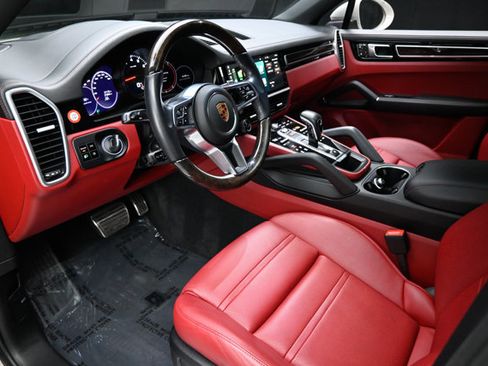 Used 2021 Porsche Cayenne S image 53