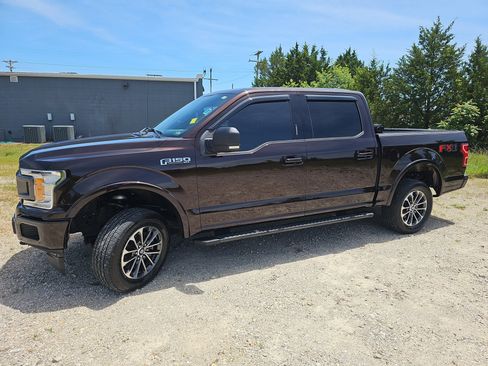 Used 2018 Ford F150 XLT w/ Equipment Group 302A Luxury AWD/4WD image 8