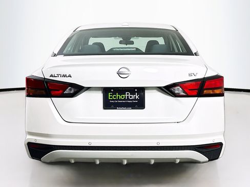 Used 2024 Nissan Altima 2.5 SV image 7