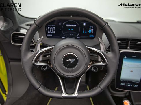 Used 2025 McLaren Artura Spider image 26