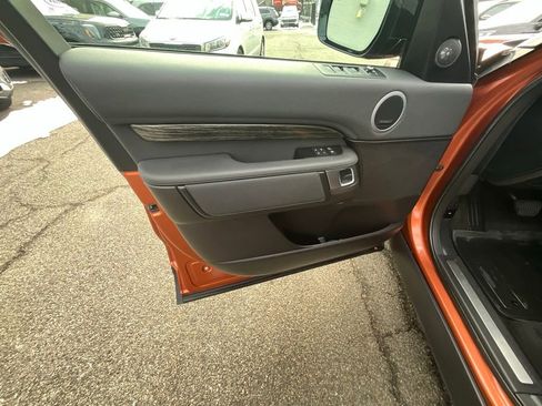 Used 2018 Land Rover Discovery HSE image 8