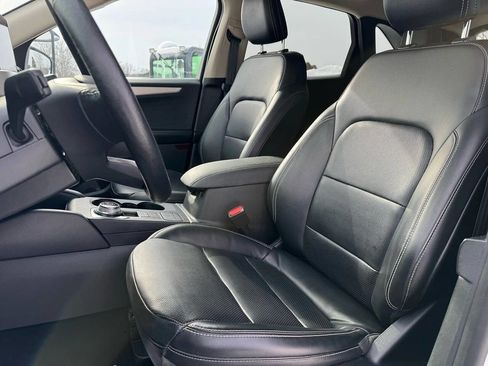 Used 2020 Ford Escape SEL image 9