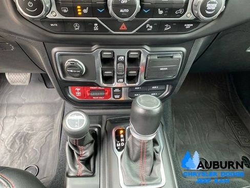 Used 2021 Jeep Wrangler Unlimited Rubicon AWD/4WD image 41