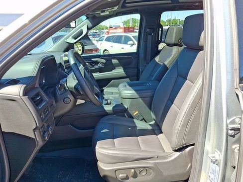 Used 2024 Chevrolet Suburban Z71 w/ Luxury Package AWD/4WD image 11