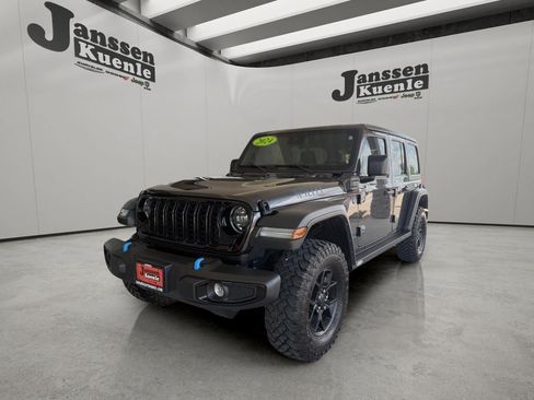 Used 2024 Jeep Wrangler Unlimited AWD/4WD image 1