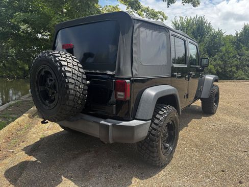 Used 2017 Jeep Wrangler Unlimited Sport AWD/4WD image 4