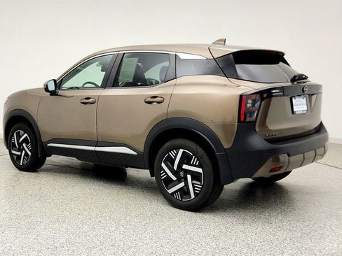 Used 2025 Nissan Kicks SV FWD image 7