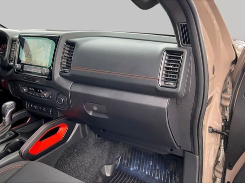 Used 2024 Nissan Frontier Pro-X w/ Pro Convenience Package RWD image 18