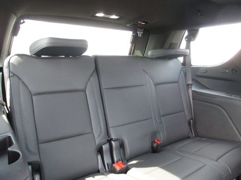 Used 2026 GMC Yukon Denali w/ Sun & Power Step Package image 28