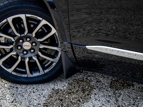 Used 2020 GMC Acadia Denali w/ Denali Ultimate Package image 10