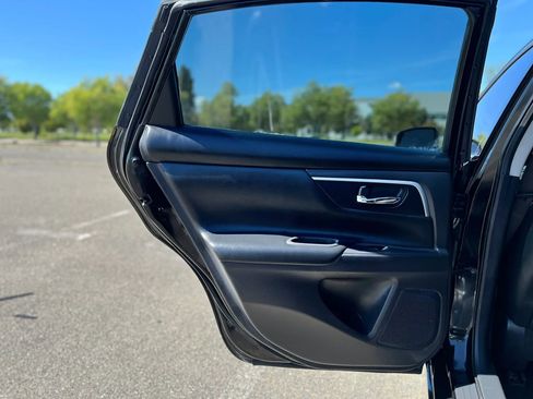 Used 2018 Nissan Altima 2.5 SL FWD image 11