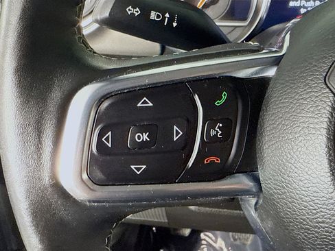 Used 2018 Jeep Wrangler Unlimited Sahara image 14